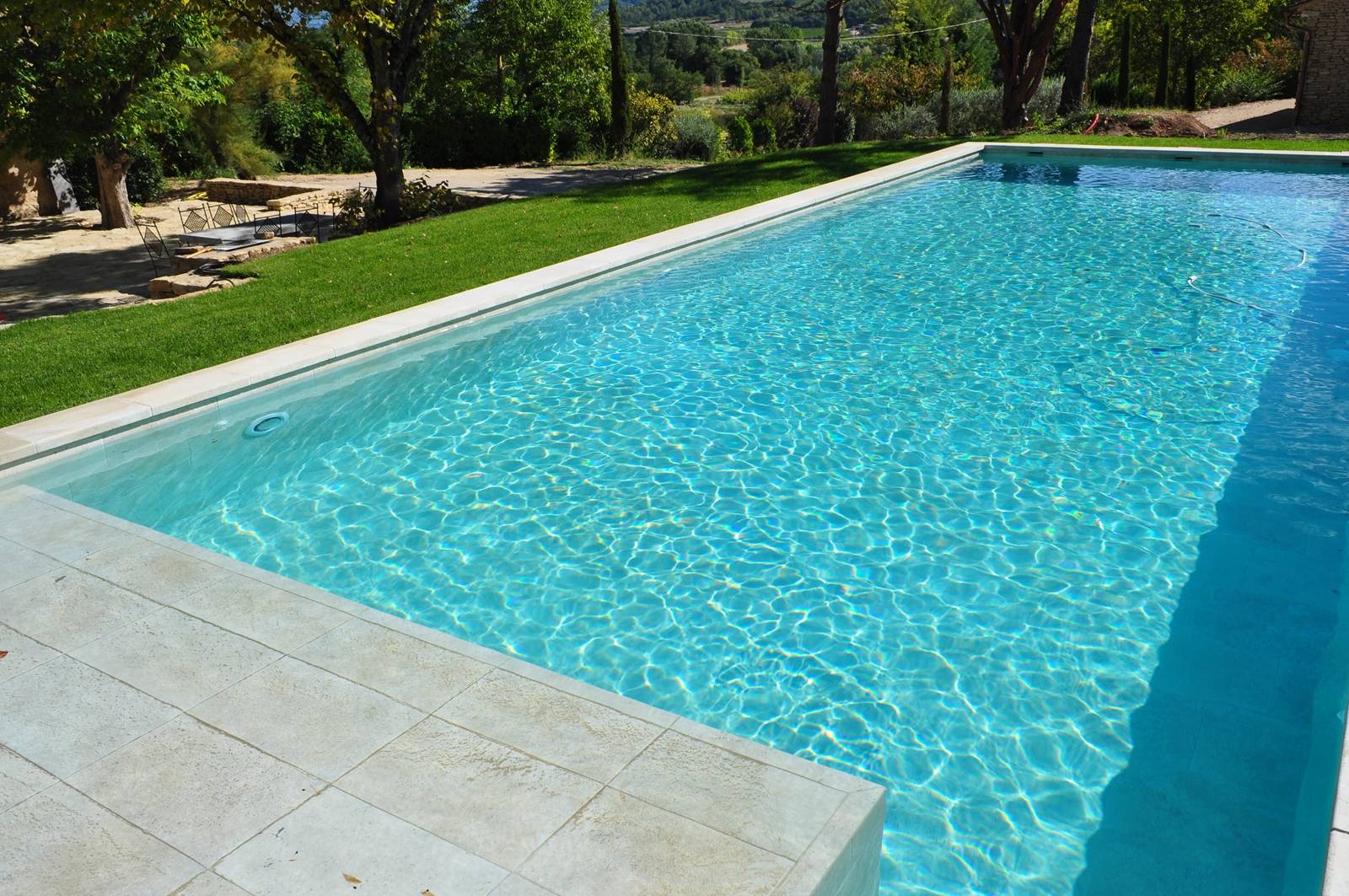 Piscine béton armé carrelée Gordes