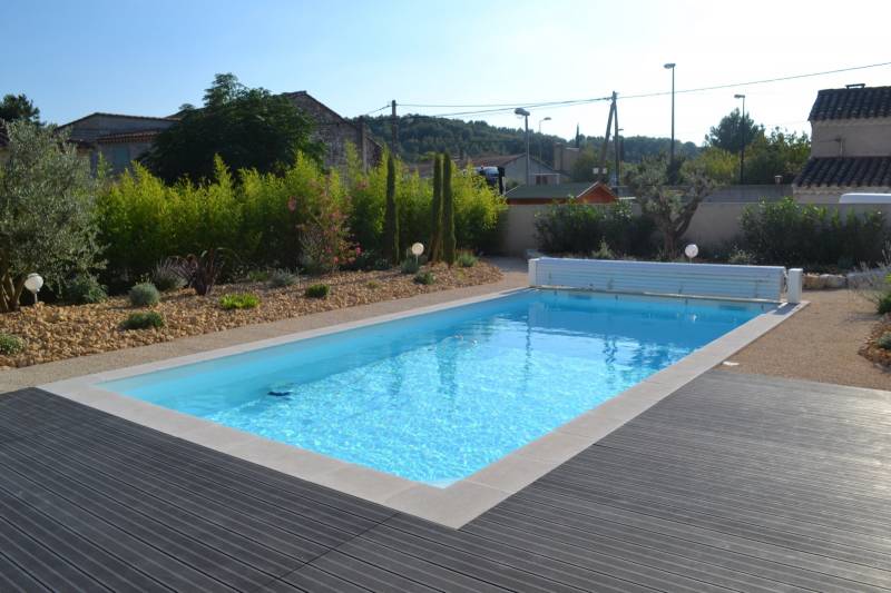 Volet roulant hors sol piscine Vaucluse Isle sur la sorgue. Pisciniste Lubéron