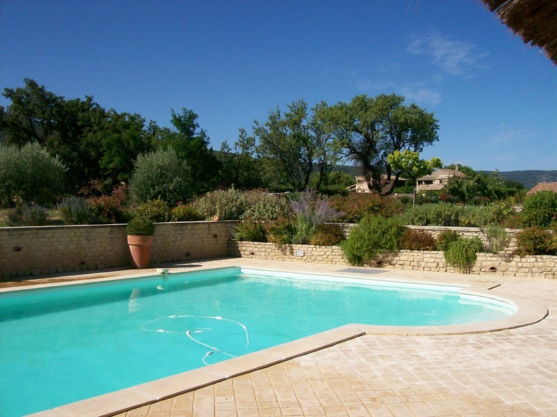 Escaliers extérieurs piscine