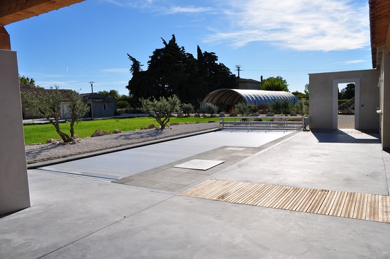 Plage béton piscine Vaucluse